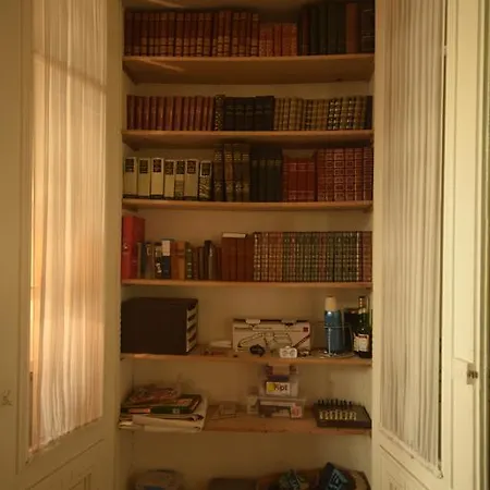 De Paris Apartment *
